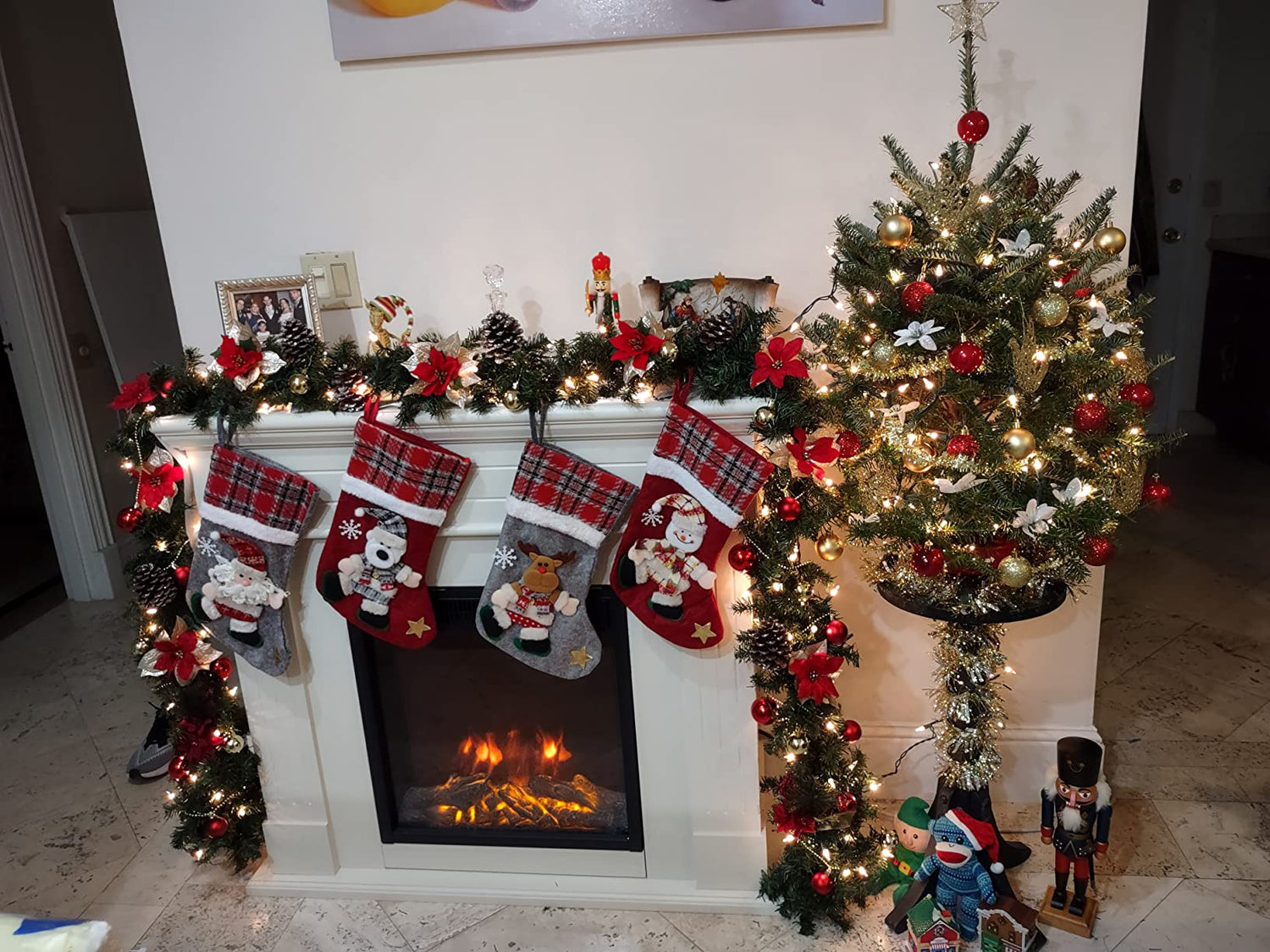 Warm-Up-the-Holidays-Why-an-Electric-Fireplace-is-the-Perfect-Christmas-Gift R.W.FLAME